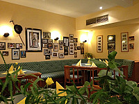 Kulisse Theater Cafe-Restaurant inside